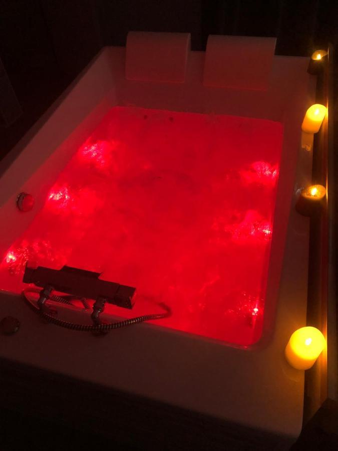 Chambre Privative Avec Baignoire Balneo Crespin  Dış mekan fotoğraf